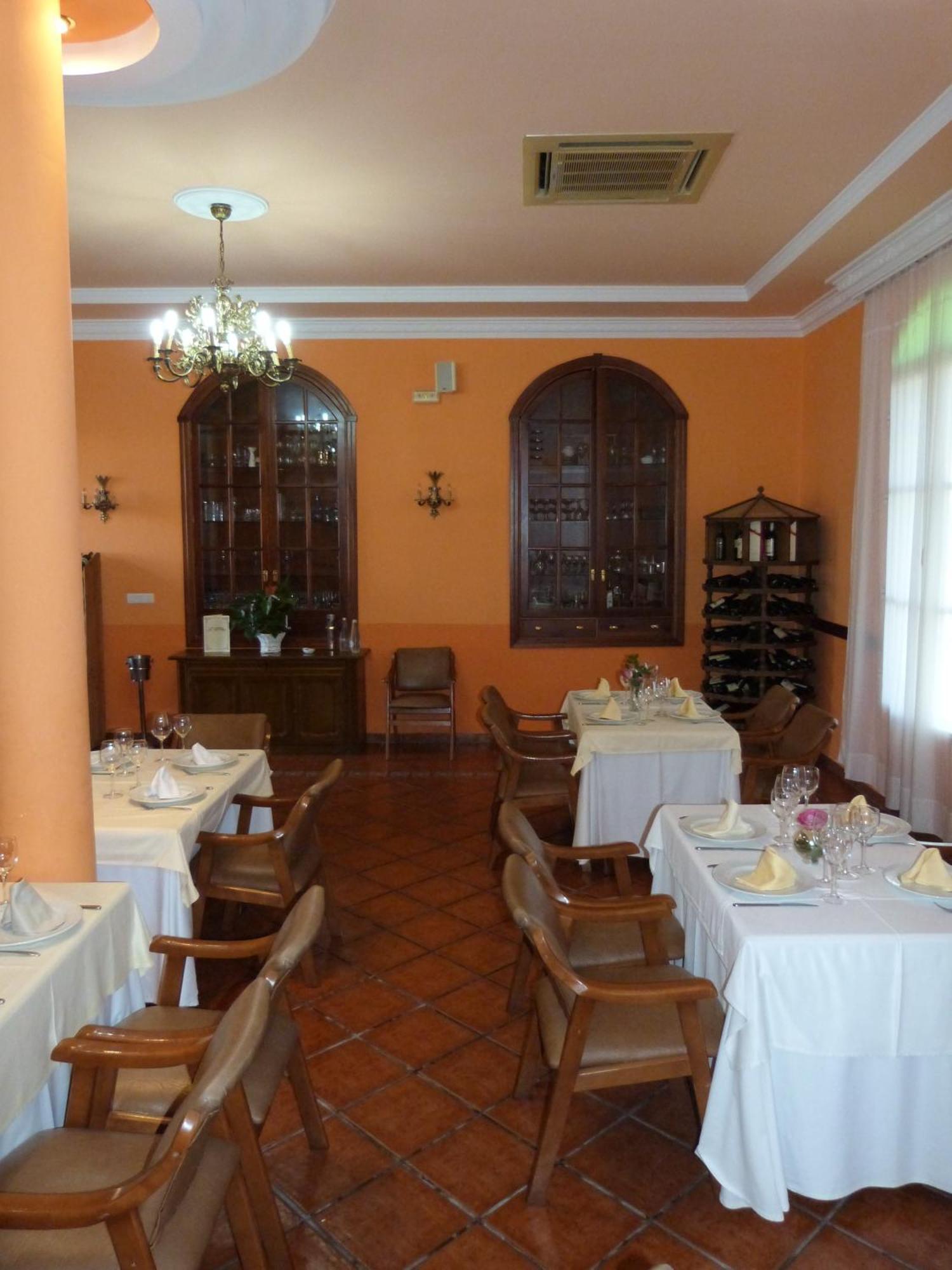 Hostal Restaurante Las Canteras Pedrera Esterno foto