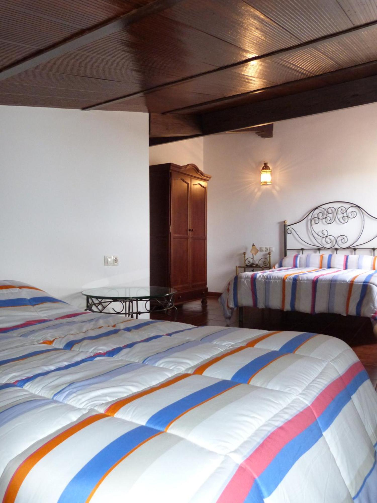 Hostal Restaurante Las Canteras Pedrera Esterno foto