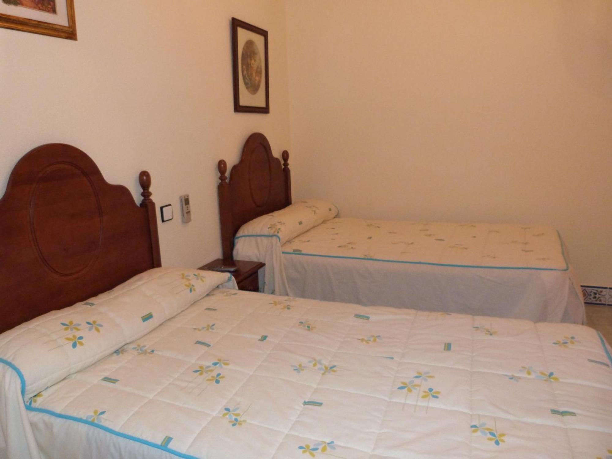 Hostal Restaurante Las Canteras Pedrera Esterno foto